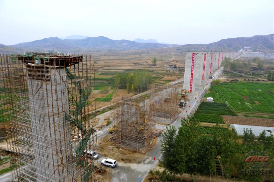 說明: C:\Users\GJTLJ\Desktop\重載運輸概況\山西中南通道控制工程山東璇子大橋.jpg